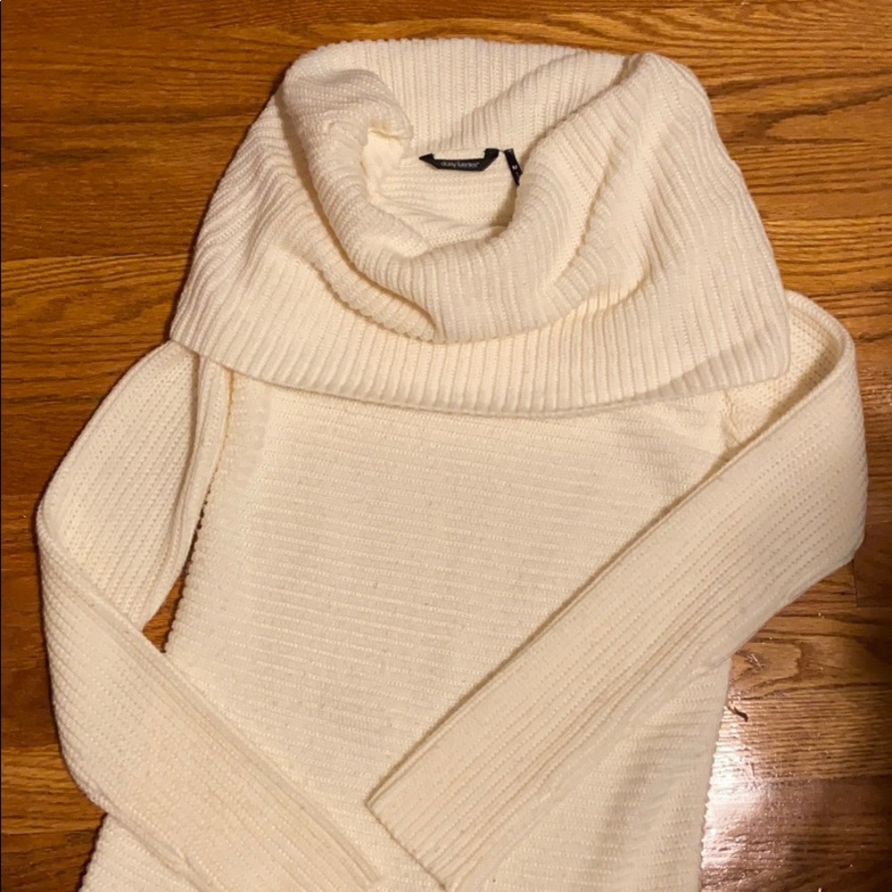 Pretty white sweater